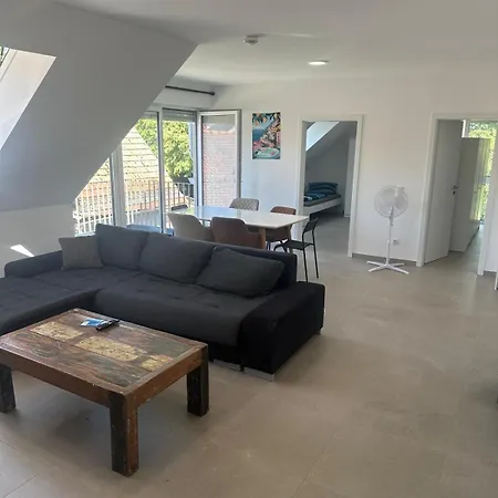 דירה Neubau 4 Schlafzimmer, Wohnkueche Balkon Und Parkplatz