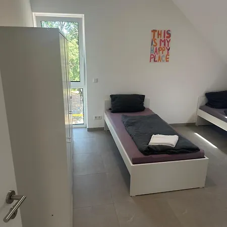 Neubau 4 Schlafzimmer, Wohnkueche Balkon Und Parkplatz Wörrstadt