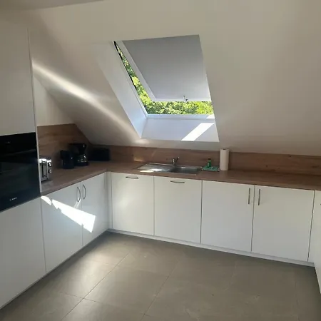 דירה Neubau 4 Schlafzimmer, Wohnkueche Balkon Und Parkplatz