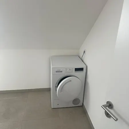 דירה Neubau 4 Schlafzimmer, Wohnkueche Balkon Und Parkplatz Wörrstadt