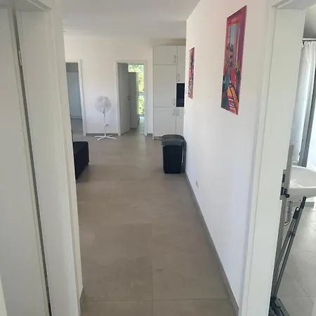 Appartamento Neubau 4 Schlafzimmer, Wohnkueche Balkon Und Parkplatz