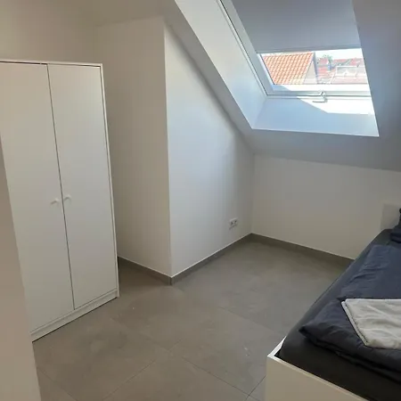 Neubau 4 Schlafzimmer, Wohnkueche Balkon Und Parkplatz
