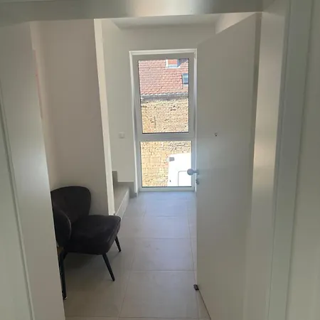 Neubau 4 Schlafzimmer, Wohnkueche Balkon Und Parkplatz