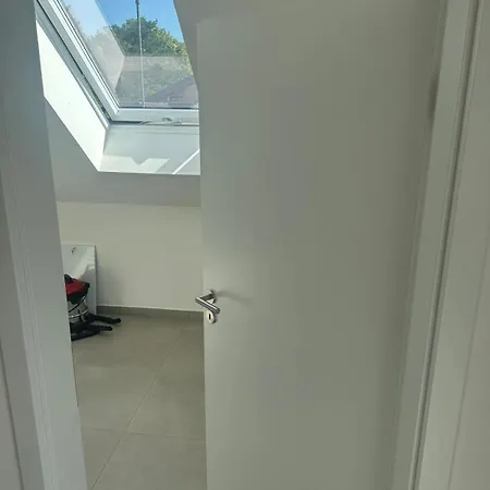 דירה Neubau 4 Schlafzimmer, Wohnkueche Balkon Und Parkplatz Wörrstadt