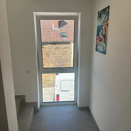 Neubau 4 Schlafzimmer, Wohnkueche Balkon Und Parkplatz