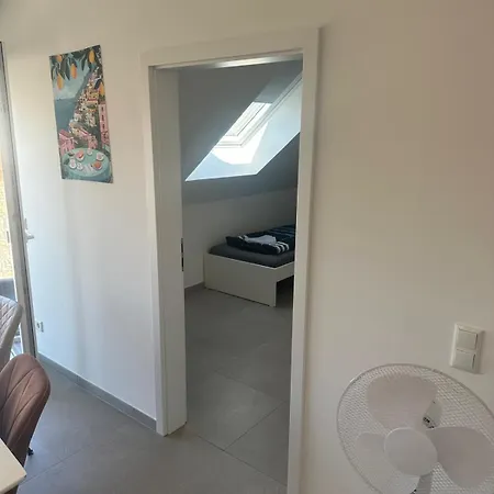 Neubau 4 Schlafzimmer, Wohnkueche Balkon Und Parkplatz דירה *