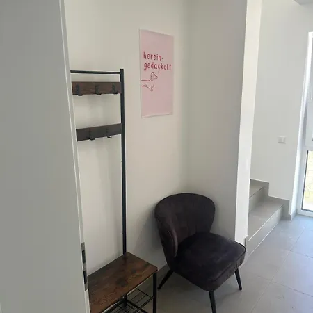 Neubau 4 Schlafzimmer, Wohnkueche Balkon Und Parkplatz