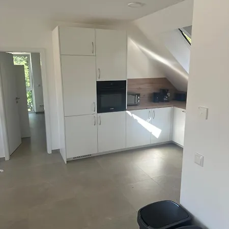 Neubau 4 Schlafzimmer, Wohnkueche Balkon Und Parkplatz Wörrstadt